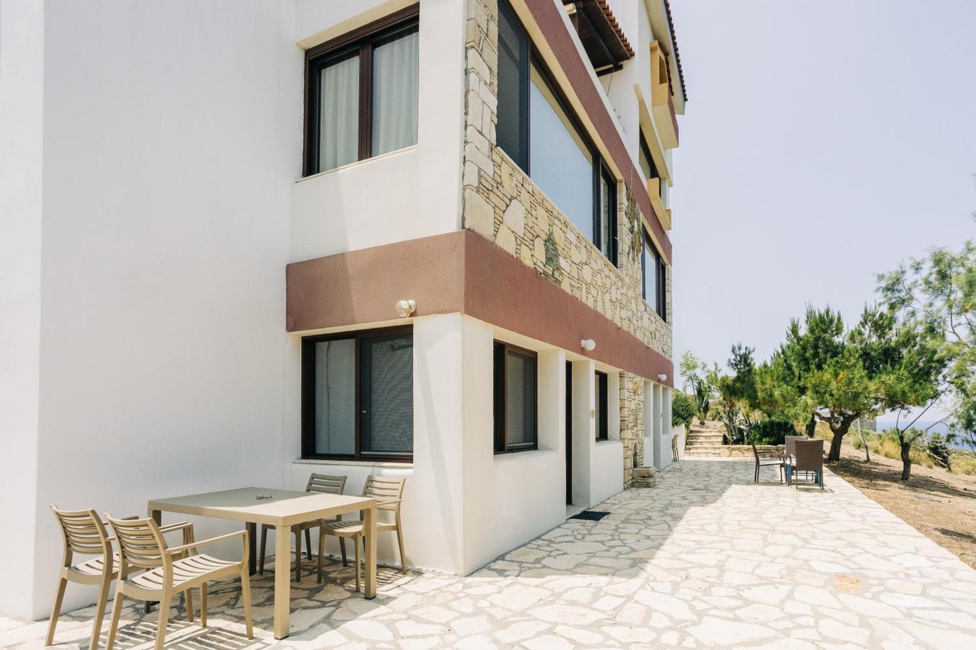 Iliatoras Aparthotel Agia Pelagia  Ngoại thất bức ảnh