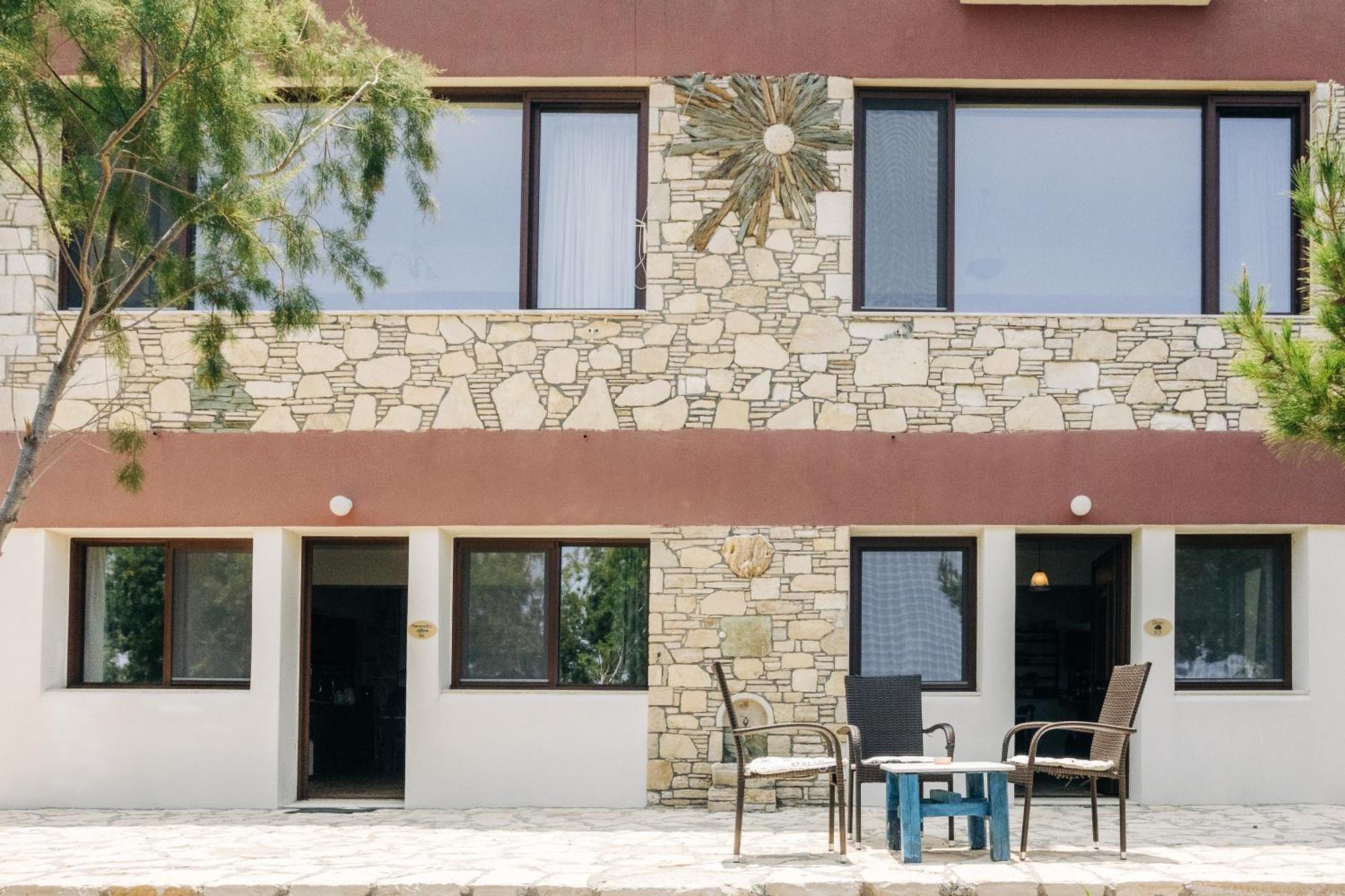 Iliatoras Aparthotel Agia Pelagia  Ngoại thất bức ảnh