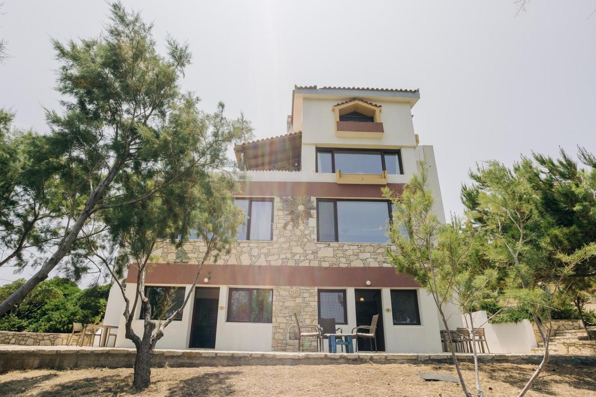 Iliatoras Aparthotel Agia Pelagia  Ngoại thất bức ảnh